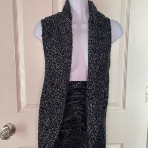 Women gray long vest size M by Mudd